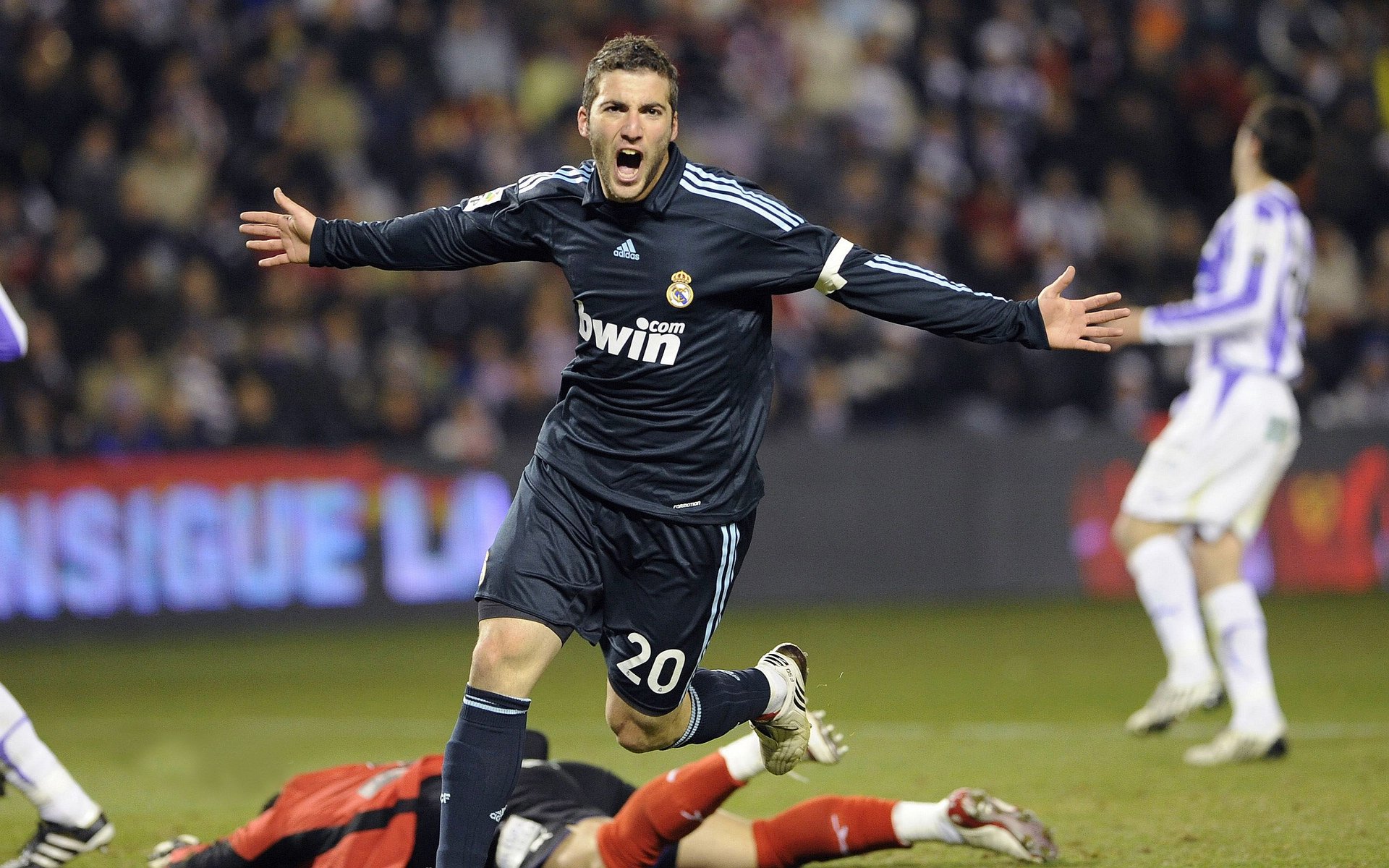 九游app下载中心-弗朗索瓦·霍尔茨豪伊泽：南非羚羊队的进攻发动机